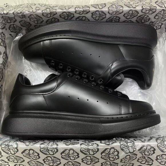 Alexander McQueen Black Men's Sneakers - Picture 8 of 8